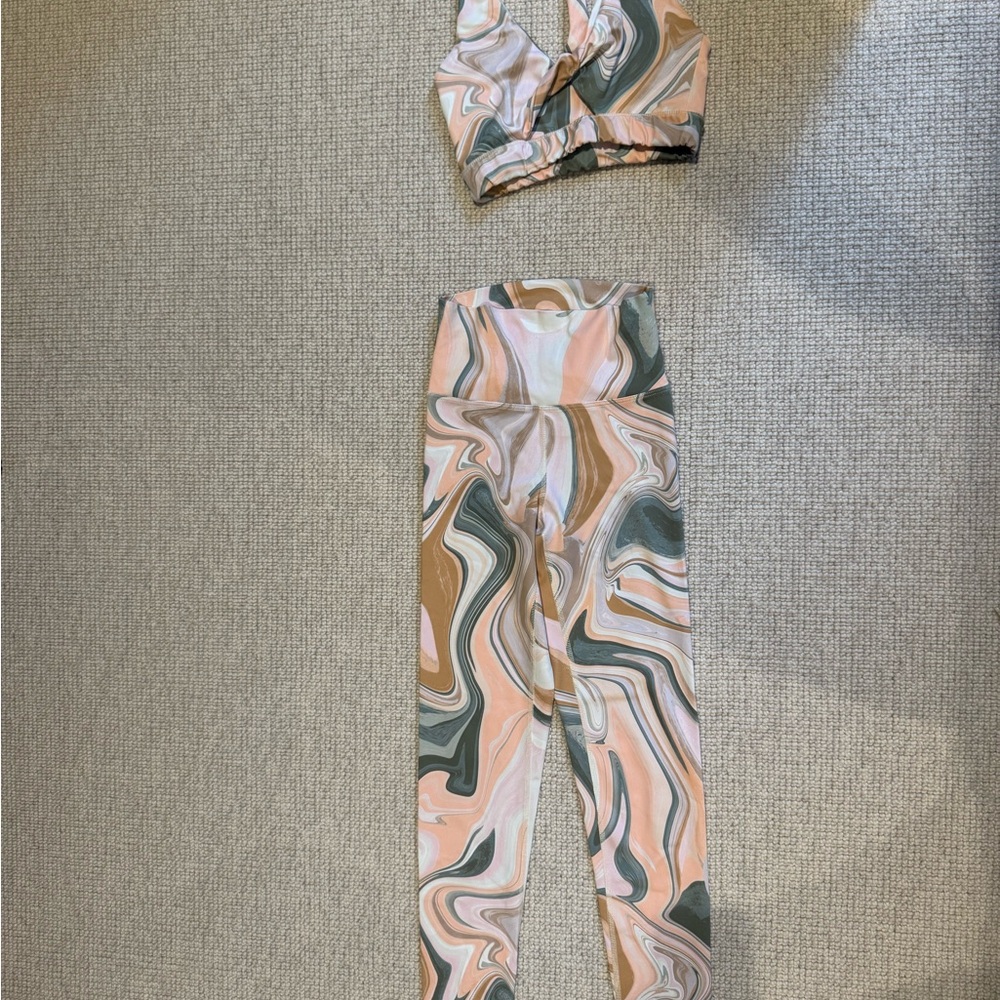 Swirl Patterned Activewear Set